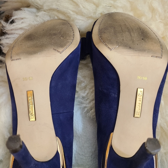 Louise er Cie Blue Suede Peep Toe Bow Pump Gold - Picture 7 of 9